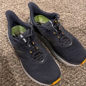 Hoka One One Arahi 5 Wide 10.5 2E